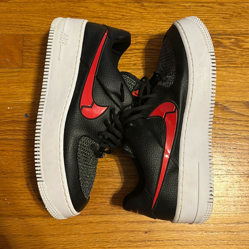 Nike Women’s Air Force 1 Heartbreak